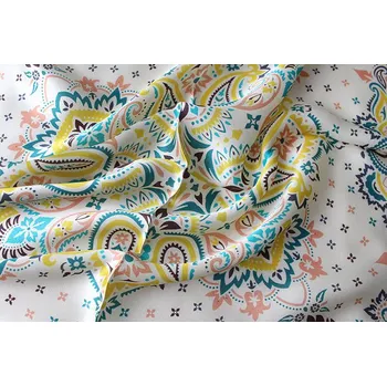 Šátek Hedvábný šátek žluto-tyrkysové ornamenty 53x53 cm v dárkovém balení, HEDVÁBNÝ SVĚT