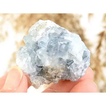 Přírodní kámen Přírodní celestýnová drúza z Madagaskaru 101g