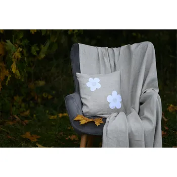 Povlak na dekorativní polštářek Nelly lněný dekorativní povlak na polštář bílé květy na přírodním 40x40cm