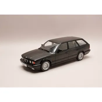autíčko BMW 540i (E34) Touring 1991 metalíza černá 1:18 MCG