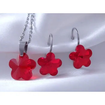 Náušnice Souprava šperků z chirurgické oceli - červené kytičky Swarovski Délka: Řetízek - délka 40 cm, šířka 1,2 mm