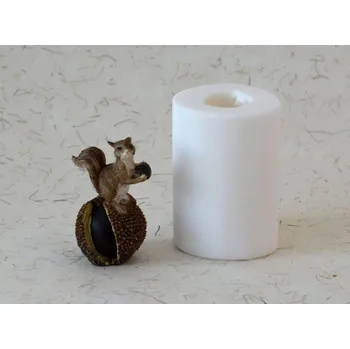 Silikonová forma - Veverka na kaštanu 40 x 38 x 75 mm