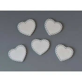 Dřevěná dekorace SRDÍČKO S KRAJKOU bílé