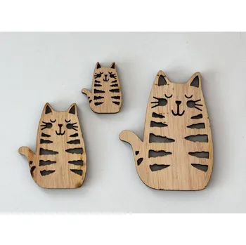 Dřevěné dekorace - KOČKA HNĚDÁ B2 - STŘEDNÍ - 5 x 3,8 cm