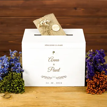 Úložný box Dřevia Bílá svatební truhla na přání – Jednoduchá s iniciály novomanželů