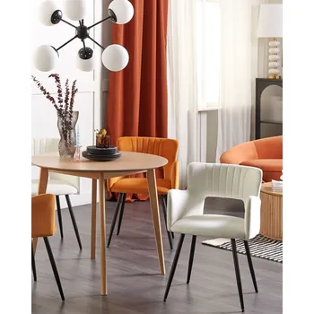 Jídelní židle Sada 2 židlí krémové bílé samet s tvarovanými područkami prošívané opěradlo černé kovové nohy Beliani