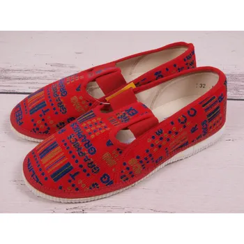 Dívčí bačkory Bačkůrky papučky bačkory HP Čechtín 555 červené s čárami a modrými nápisy velikost: 34