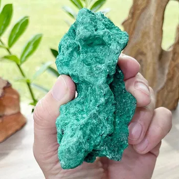 Malachit sametový surový 5 cca 10 x 5 x 5 cm, 215 g