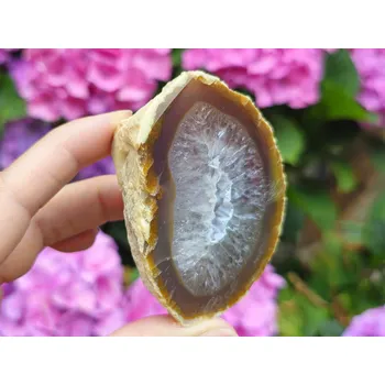Přírodní kámen Geoda achát hnědý s dutinkou Brazílie 171g