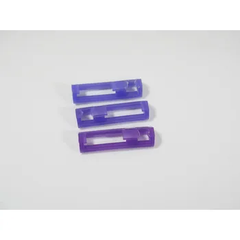 Příslušenství k autodráze Držák mantinelu 90 - tm.fialová