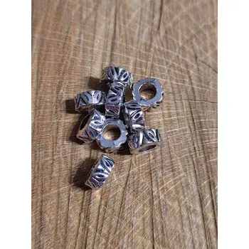 Korálek Kovové korálky / koncovky na šňůrky s listy 3x8 mm