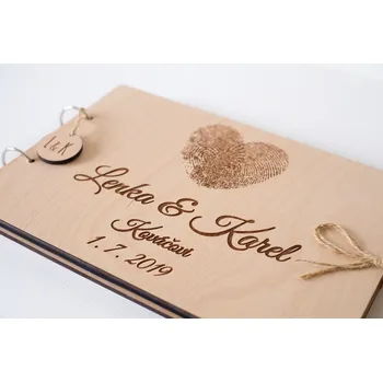 Svatební dekorace DŘEVĚNÁ SVATEBNÍ KNIHA HOSTŮ - OTISK Barva vnitřního papíru: ČERNÁ