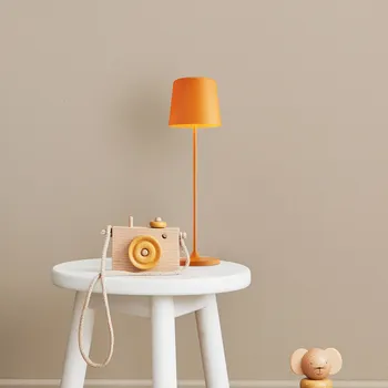 Venkovní osvětlení Brilliant Nabíjecí stolní lampa Kaami LED, stmívatelná oranžová matná oranžový mat 1 x 2 W LED - Doprava zdarma