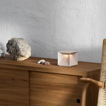 Venkovní osvětlení Sigor Nabíjecí stolní lampa Nutalis LED, dune beige, IP54, stmívatelná - Délka nabíjecího kabelu 120 cm dunová béžová 1 x 2,8 W LED - Doprava zdarma