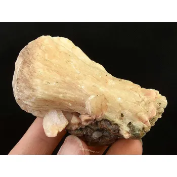 Přírodní kámen Zeolit stilbit (117g)