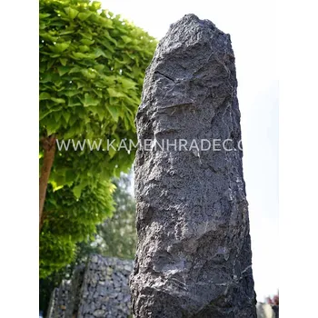 Zahradní dekorace Monolit TEMNĚ ČERNÝ 1 ks 50 kg a 80 cm