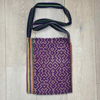 Shipibo vyšívaná taška přes rameno Violeta