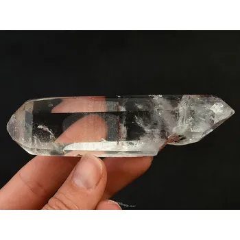 Přírodní kámen Oboustranná špice z křišťálu 96g