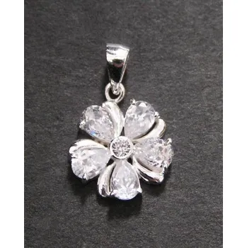 Přívěsek Lesknoucí se květ - stříbrný přívěsek