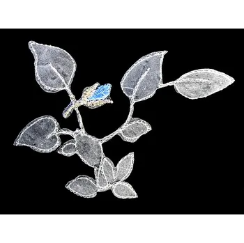 N192, Nažehlovačka, Modrý střed květiny s listy, lurex, 9x10,5 cm, 1ks