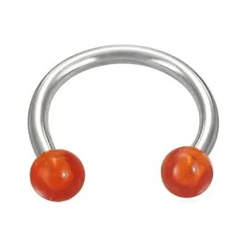 Piercing Piercing s červenými konci