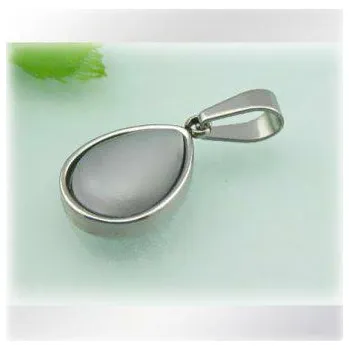 Přívěsek Kapka šedo-bílé barvy - ocelový přívěsek