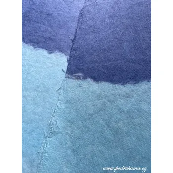 Umělecký papír Sapaimport Morušový ruční papír lisovaný - modrý pruhy Velikost: 22x31 cm