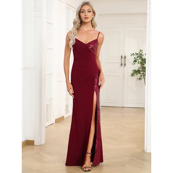 Dámské šaty Večerní šaty na ramínka s rozparkem a flitry - Bordo L Barva: Bordová, Velikost: L