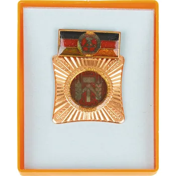 Odznak NVA Sozial. Arbeiten, Lernen und Leben - zlatý