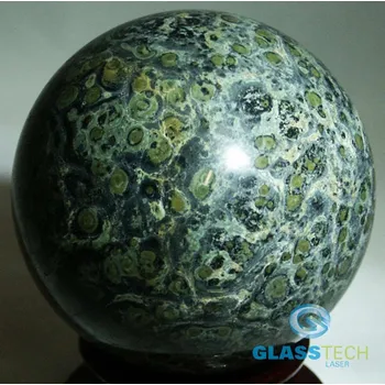 Drahý kámen Malachit o průměru 80 mm (Magická koule z nerostu Malachit o průměru 80 mm)