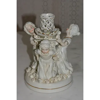 Svícen Zámecký porcelánový svícen s dámami
