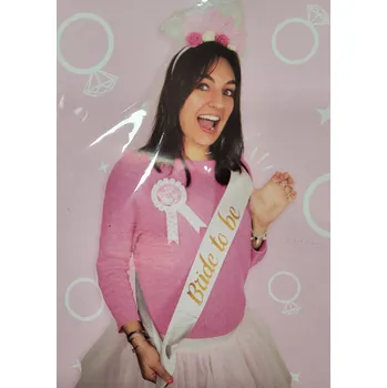 Svatební dekorace cool2party ŠERPA Bride to be bílá se zlatým nápisem