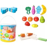 Doris sada dřevěného ovoce a zeleniny v…