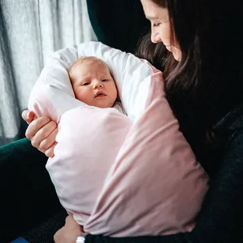 Zavinovačka Lily is sailing Péřová zavinovačka - Pink velvet Velikost: 80 x 80 cm, Varianta: povlak zavazování páskem