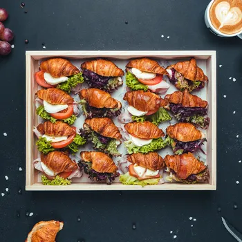 Dárkový potravinový koš MINI-CROISSANT BOX (16KS)