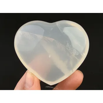 Přírodní kámen Srdce z girasolu 146g (Madagaskar)