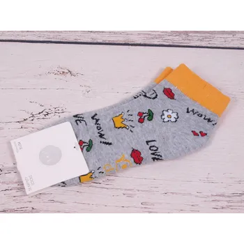 Ponožky YO SKA0023G nízké kotníkové šedé s kytičkami a srdíčky velikosti ponožek: 18-20 ( EUR vel. 27-30)