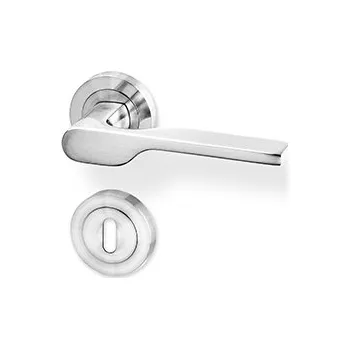 Dveřní kování AC-T SERVIS Dveřní klika BRONCO nerez - kulatá rozeta Provedení kliky: vč. rozety BB - obyčejný klíč, Mechanizmus rozety: Kovová konstrukce