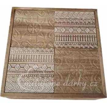 Dárková krabička Čtvercová dřevěná krabička s bílým potiskem a plastickým motivem