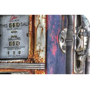 Fototapeta DIMEX | Vliesová fototapeta Vintage plynové čerpadlo MS-5-2153 | 375 x 250 cm| modrá, hnědá, šedá + Vliesová fototapeta na stěnu DIMEX Vintage plynové čerpadlo MS52153 v rozměru 375 x 250 cm + lepidlo zdarma