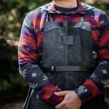 Kuchyňská zástěra BOHEMIA Kožená zástěra ke grilu Barva: Černá