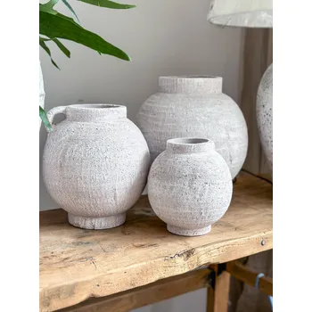 Váza Váza z hrubé kameniny Velikost: výška cca 30 cm, šířka cca 26 cm