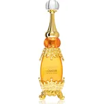 Afnan Adwaa Al Sharq koncentrovaný…