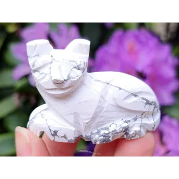 Přírodní kámen Kočka z howlitu ručně vybroušená 58g Indie