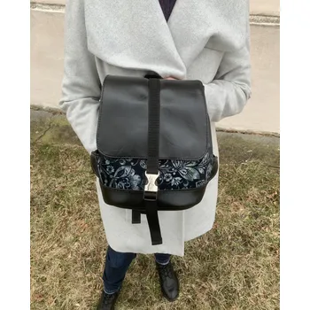 Městský batoh Pavlína Lepší Batoh Monty ornamenty