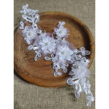 Nášivka Aplikace na monofilu s 3D květy a perlami 11x28 cm bílo růžová