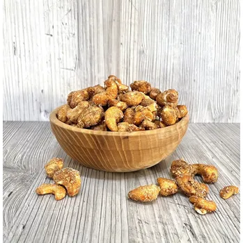 Titanus Kešu oříšky ve slaném karamelu s medem 250 g