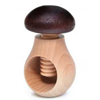 Louskáček Louskáček na ořechy dřevěný hříbek 10 x 6 cm