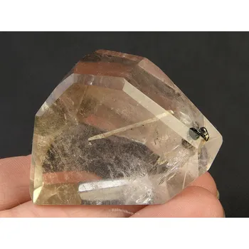 Přírodní kámen Křišťál s inkluzí broušená forma (64g)