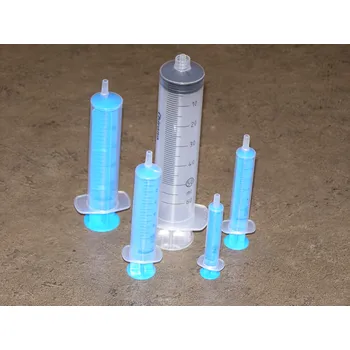 Injekční stříkačka ČR Sterilní stříkačky objem: 10 ml.